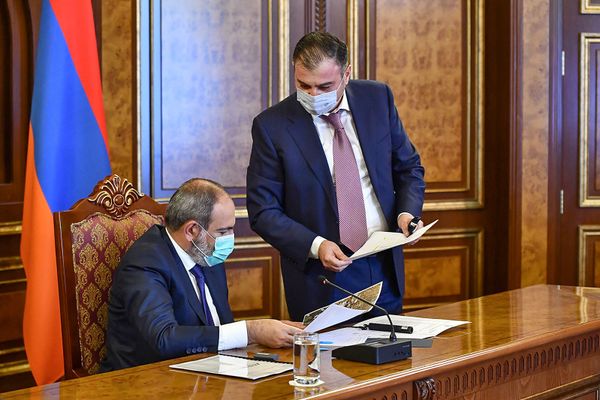 Совещание во главе с и.о. премьер-министра Николом Пашиняном по вопросам реализации инвестиционных программ (21 июля 2021). Еревaн Совещание во главе с и.о. премьер-министра Николом Пашиняном по вопросам реализации инвестиционных программ (21 июля 2021). Еревaн - Sputnik Армения