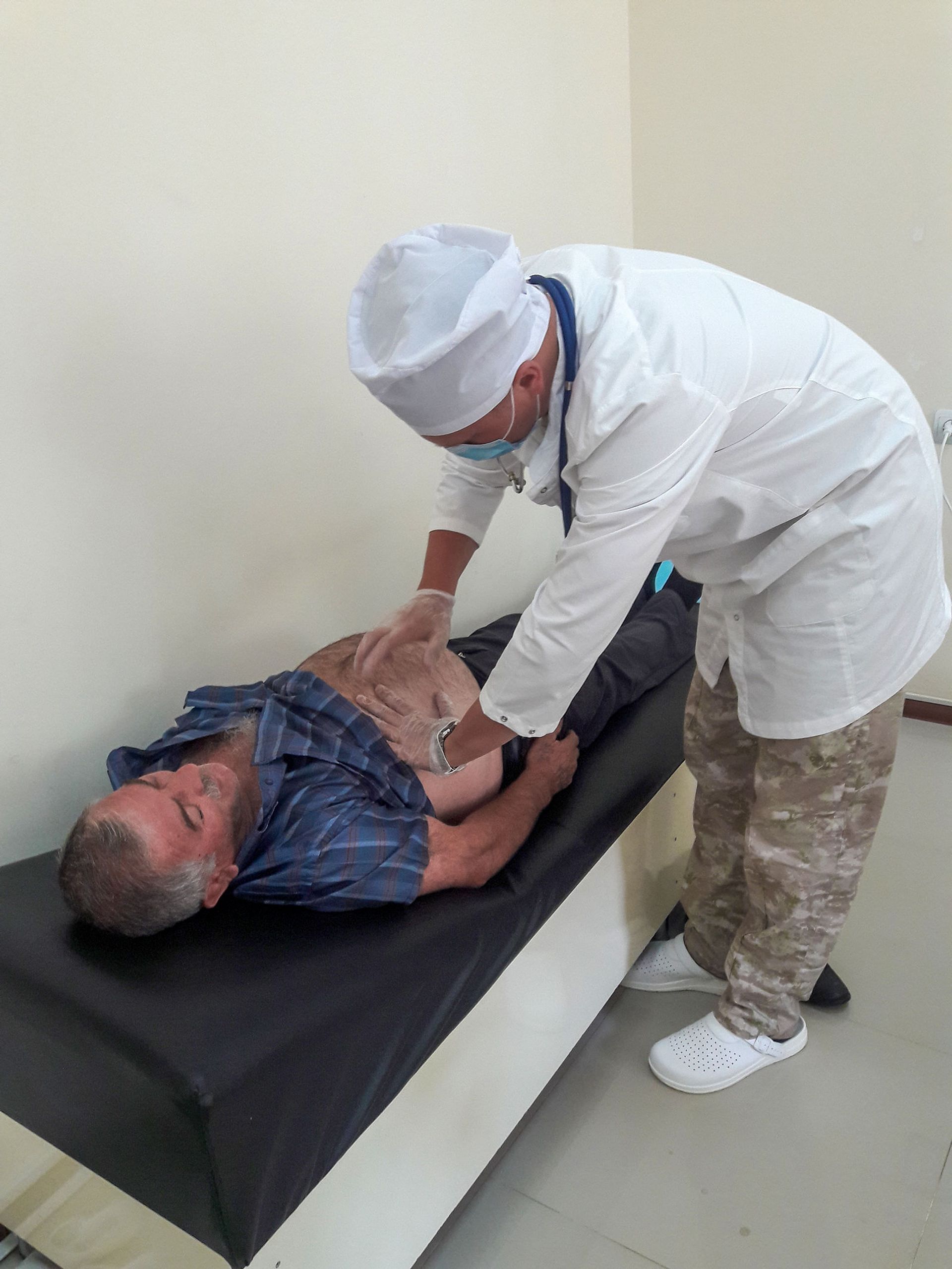 Оперировали армянский и русский хирурги: медспецназ берется в Мартакерте за самое сложное - Sputnik Армения, 1920, 24.07.2021