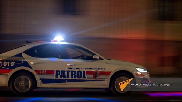 Автомобиль патрульной службы на улицах Еревана - Sputnik Армения