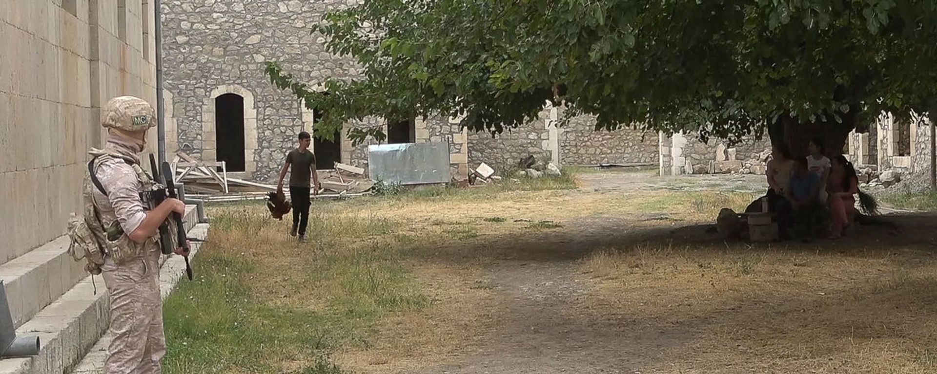Российские миротворцы сопроводили более тысячи паломников и жителей Карабаха при посещении монастырского комплекса Амарас - Sputnik Արմենիա, 1920, 20.10.2021