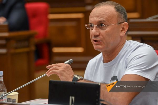«Հայաստան» դաշինքի պատգամավոր, ՀՀ ՊՆ նախկին նախարար Սեյրան Օհանյանը` ԱԺ 8–րդ գումարման առաջին նիստին - Sputnik Արմենիա