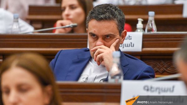 Артур Казинян во время первого заседания парламента Армении 8-го созыва (2 августа 2021). Еревaн - Sputnik Армения
