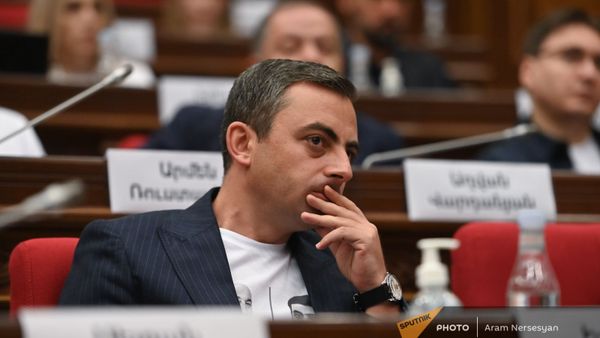 Ишхан Сагателян во время первого заседания парламента Армении 8-го созыва (2 августа 2021). Еревaн - Sputnik Армения