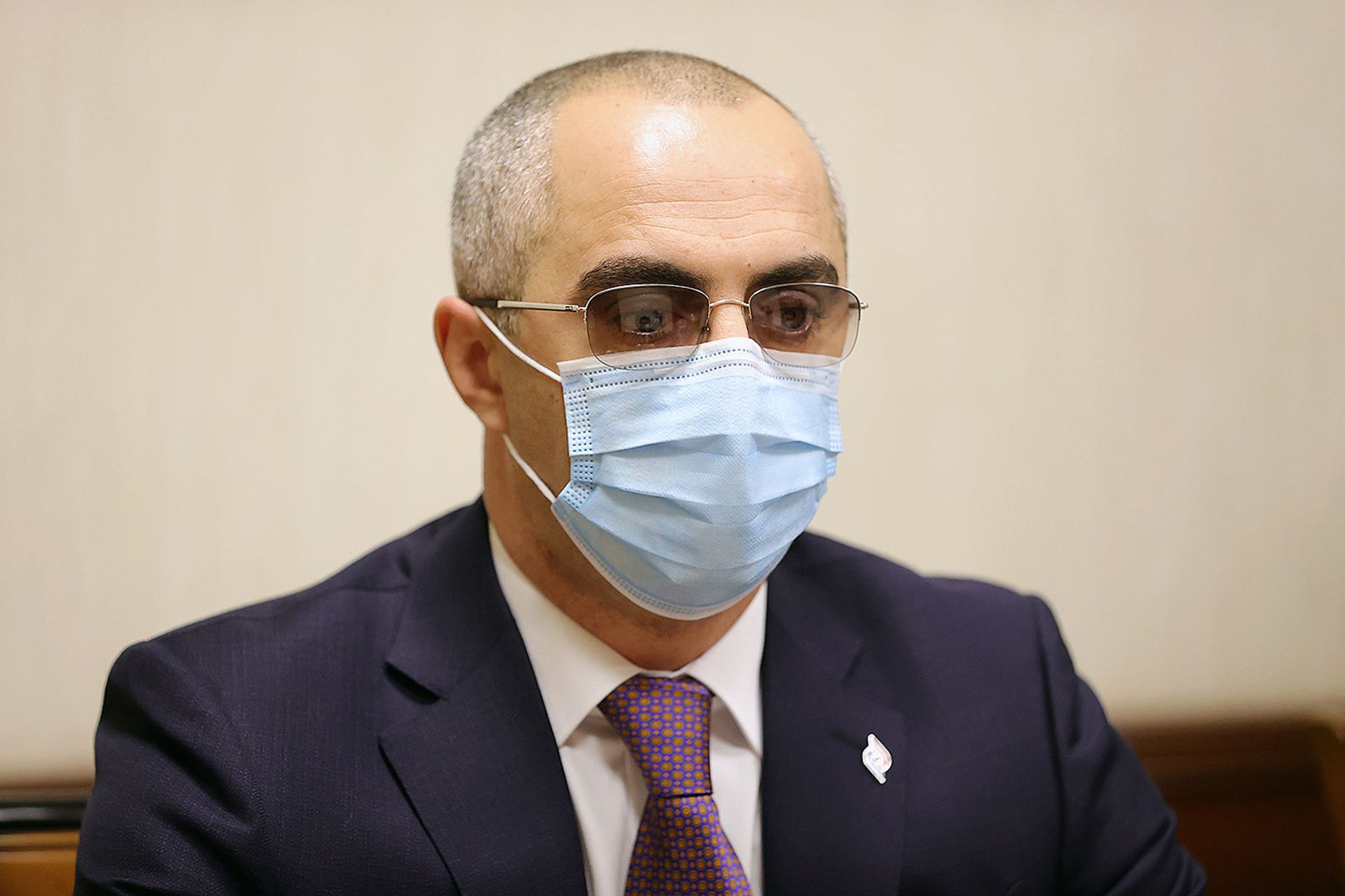 Премьер-министр Никол Пашинян представил аппарату КГД новоназначенного председателя Рустама Бадасяна (4 апреля 2021). Еревaн - Sputnik Армения, 1920, 14.09.2021