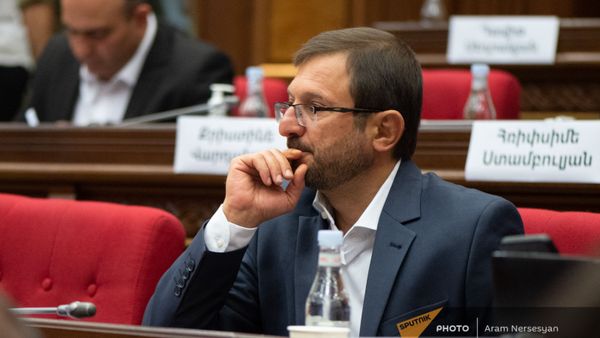 Гегам Манукян на заседании Парламента (4 августа 2021). Еревaн - Sputnik Армения