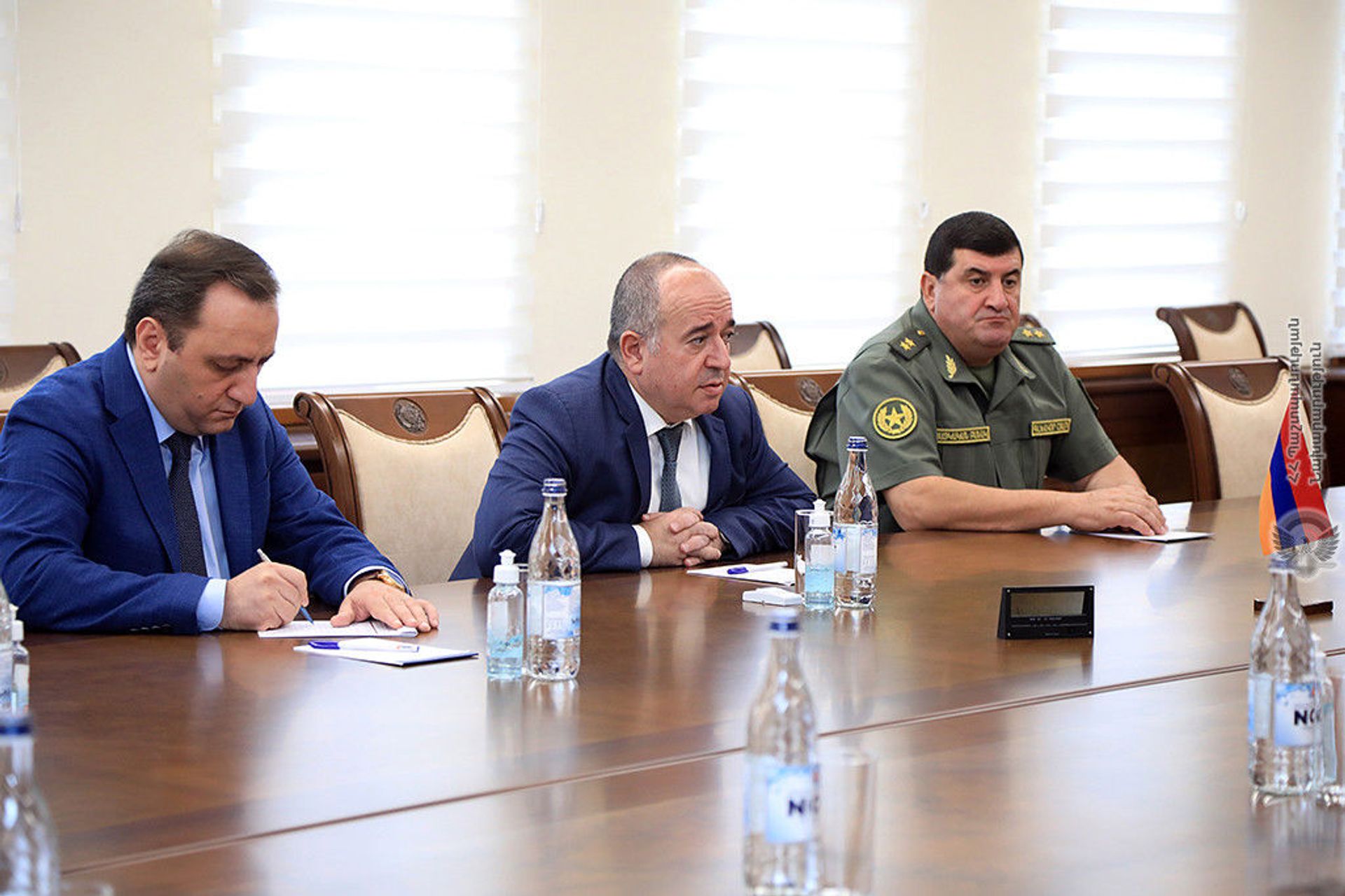 Министр обороны Аршак Карапетян встретился с руководителем Российского миротворческого контингента в Карабахе, генерал-лейтенантом Рустамом Мурадовым (5 августа 2021). Еревaн - Sputnik Армения, 1920, 14.09.2021
