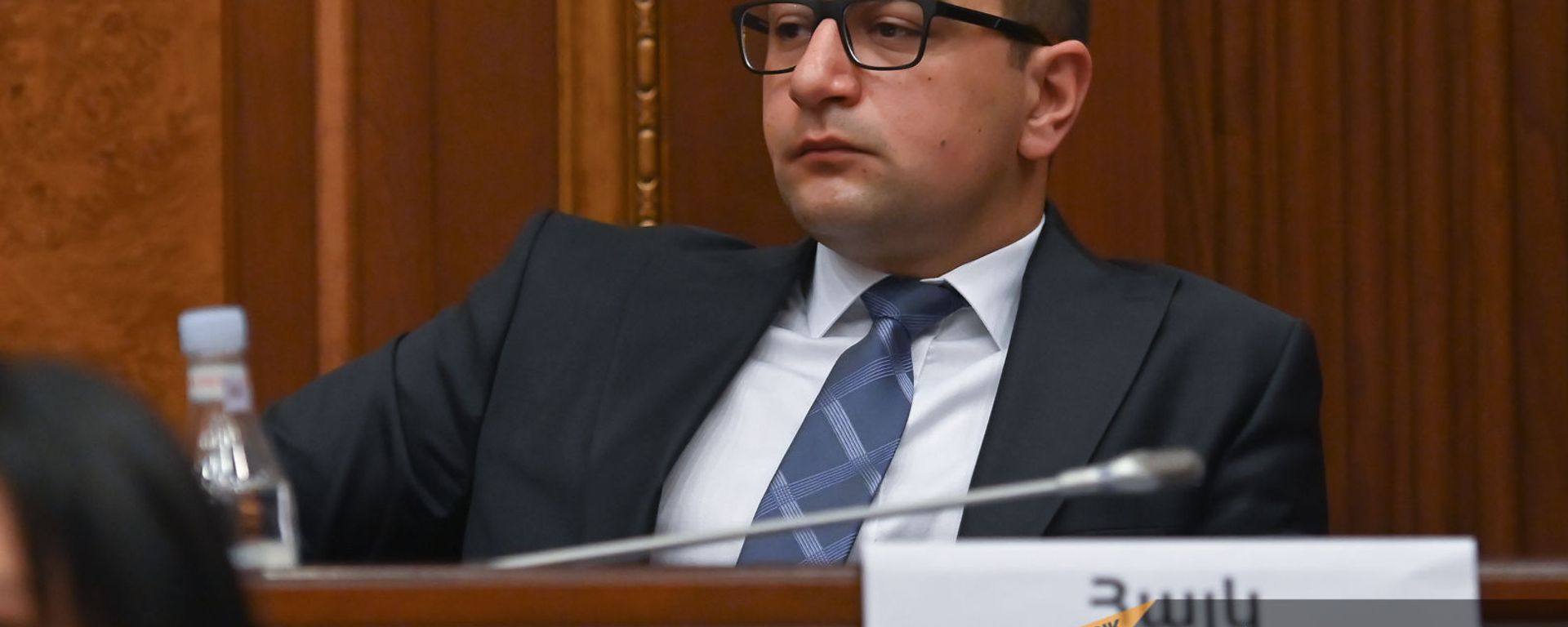 Айк Мамиджанян на заседании Парламента - Sputnik Армения, 1920, 17.08.2021