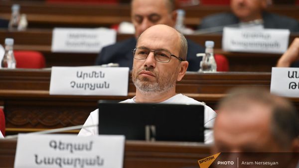 Гегам Назарян на первом заседании парламента Армении (2 августа 2021). Еревaн - Sputnik Армения