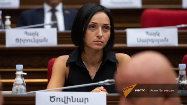 Цовинар Варданян на первом заседании парламента Армении (2 августа 2021). Еревaн - Sputnik Армения