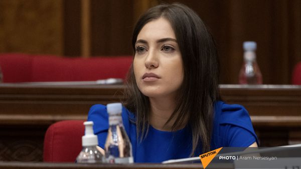 Анна Мкртчян на первом заседании парламента Армении (2 августа 2021). Еревaн - Sputnik Արմենիա