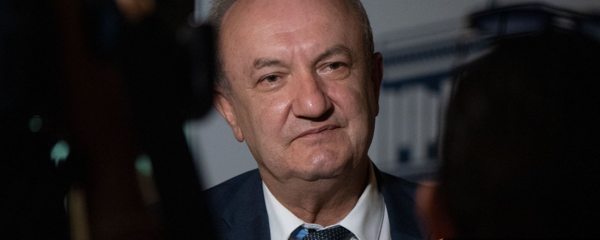 Министр ОНКС Ваграм Думанян до/после заседания правительства (6 августа 2021). Еревaн - Sputnik Армения, 1920, 28.12.2021