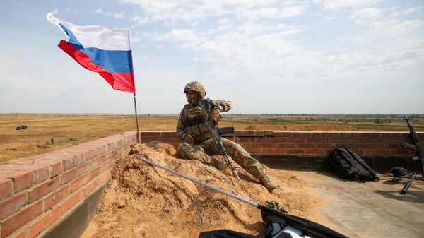 Российские военнослужащий во время учений - Sputnik Армения