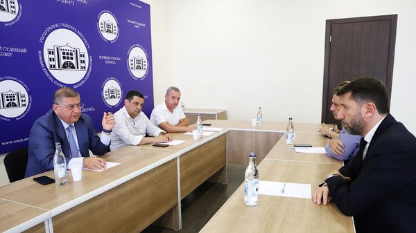 И.о. председателя Высшего Судебного Совета Армении Гагик Джангирян встретился с министром юстиции Кареном Андреасяном (10 августа 2021). Еревaн - Sputnik Արմենիա