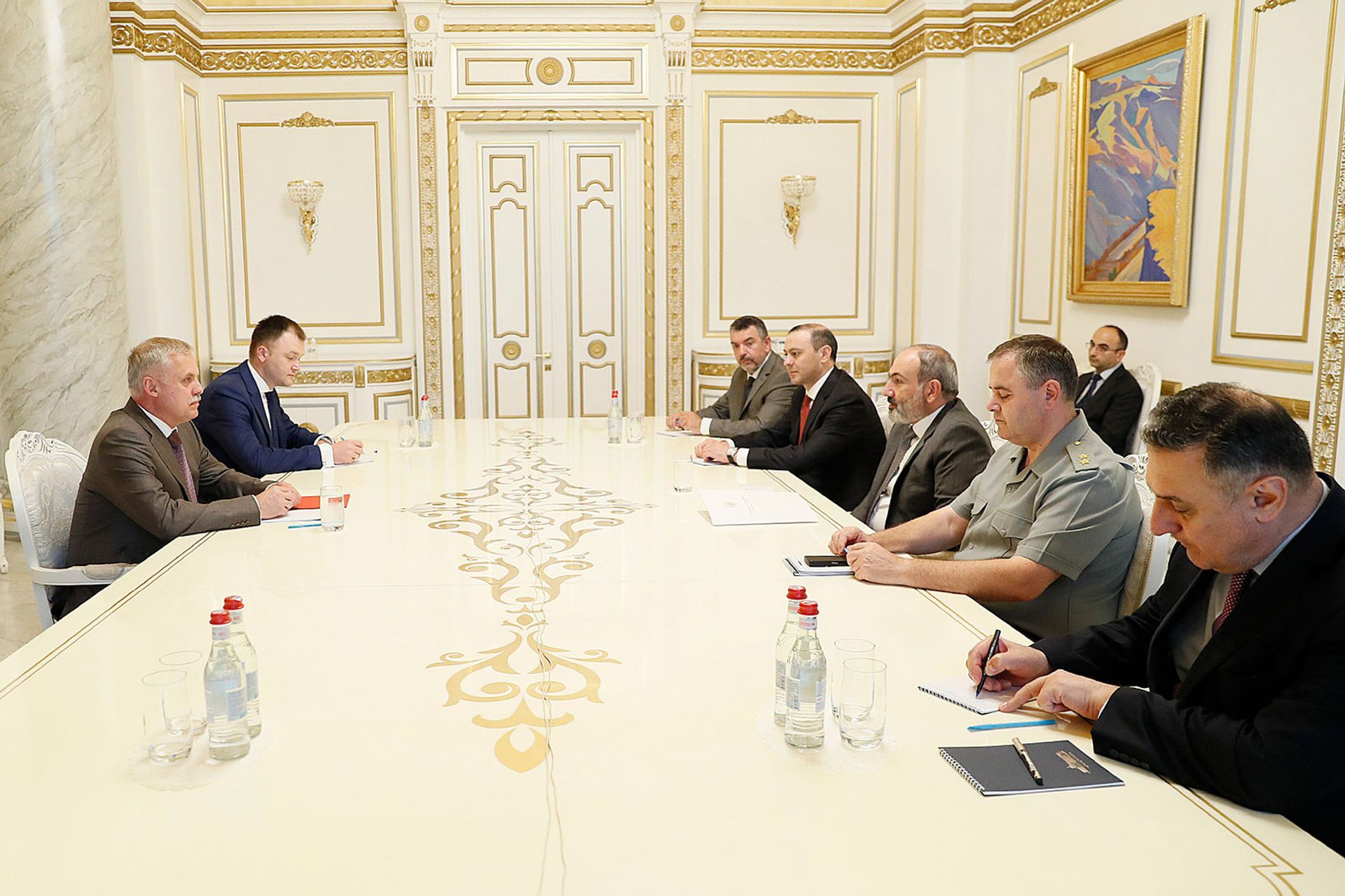 Премьер-министр Никол Пашинян встретился с генеральным секретарем ОДКБ Стансилавом Засем (10 августа 2021). Еревaн - Sputnik Армения, 1920, 14.09.2021