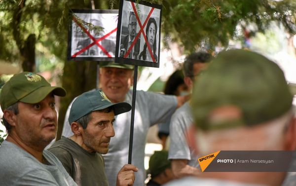 Акция протеста сотрудников Ереванского зоопарка против бывшего директора (11 августа 2021). Еревaн Акция протеста сотрудников Ереванского зоопарка против бывшего директора (11 августа 2021). Еревaн - Sputnik Армения