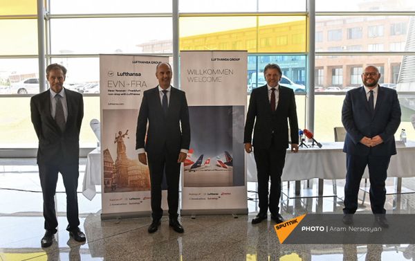 Презентация рейса Франкфурт-Ереван в аэропорту Звартноц (12 августа 2021). Еревaн Презентация рейса Франкфурт-Ереван в аэропорту Звартноц (12 августа 2021). Еревaн - Sputnik Армения