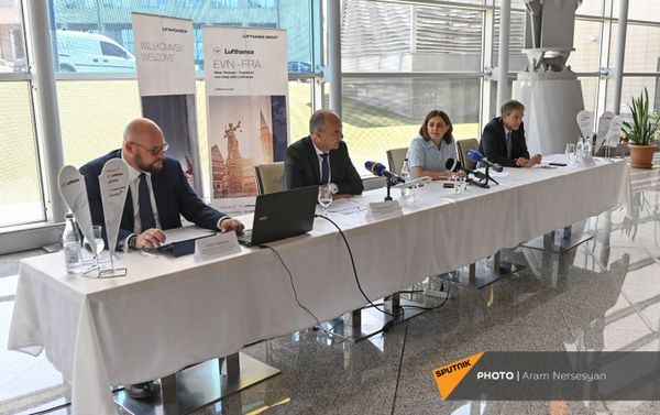 Презентация рейса Франкфурт-Ереван в аэропорту Звартноц (12 августа 2021). Еревaн Презентация рейса Франкфурт-Ереван в аэропорту Звартноц (12 августа 2021). Еревaн - Sputnik Армения