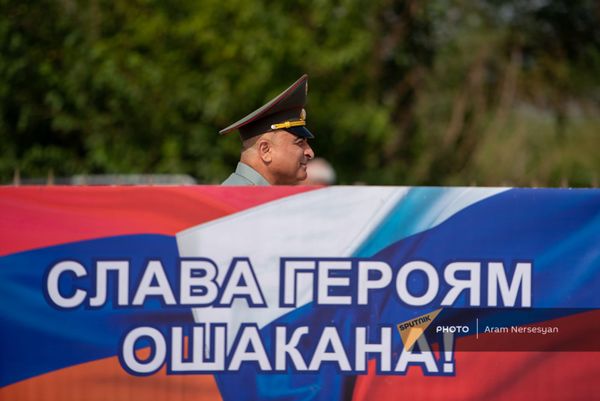 Замначальника Генштаба ВС Армении Андраник Макарян принял участие в торжественном мероприятии по случаю 194-й годовщины со дня Ошаканской битвы.  - Sputnik Армения