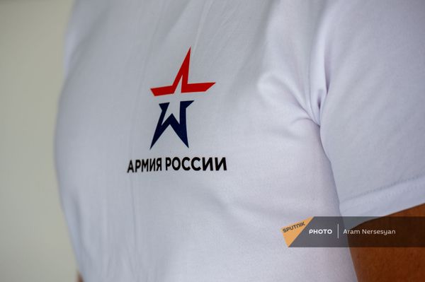 Российская делегация прибыла в Дилижан для участия в  конкурсе Воин мира в рамках Армейских международных игр-2021. - Sputnik Армения