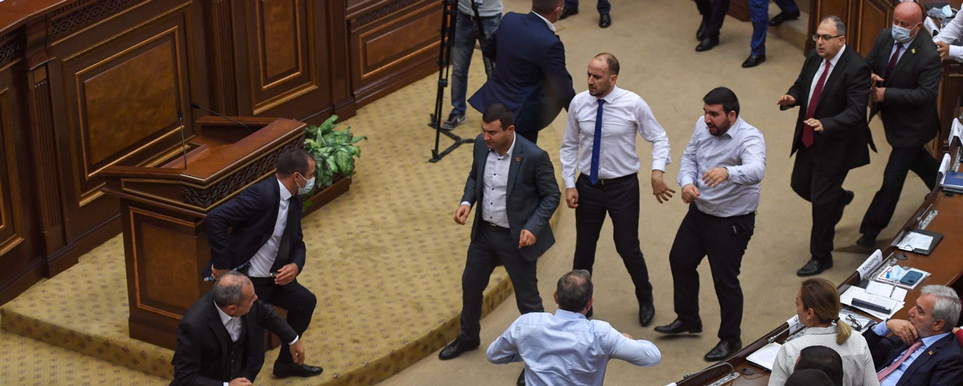 Потасовка в Парламенте Армении во время очередного заседания (25 августа 2021). Еревaн - Sputnik Армения, 1920, 30.08.2021