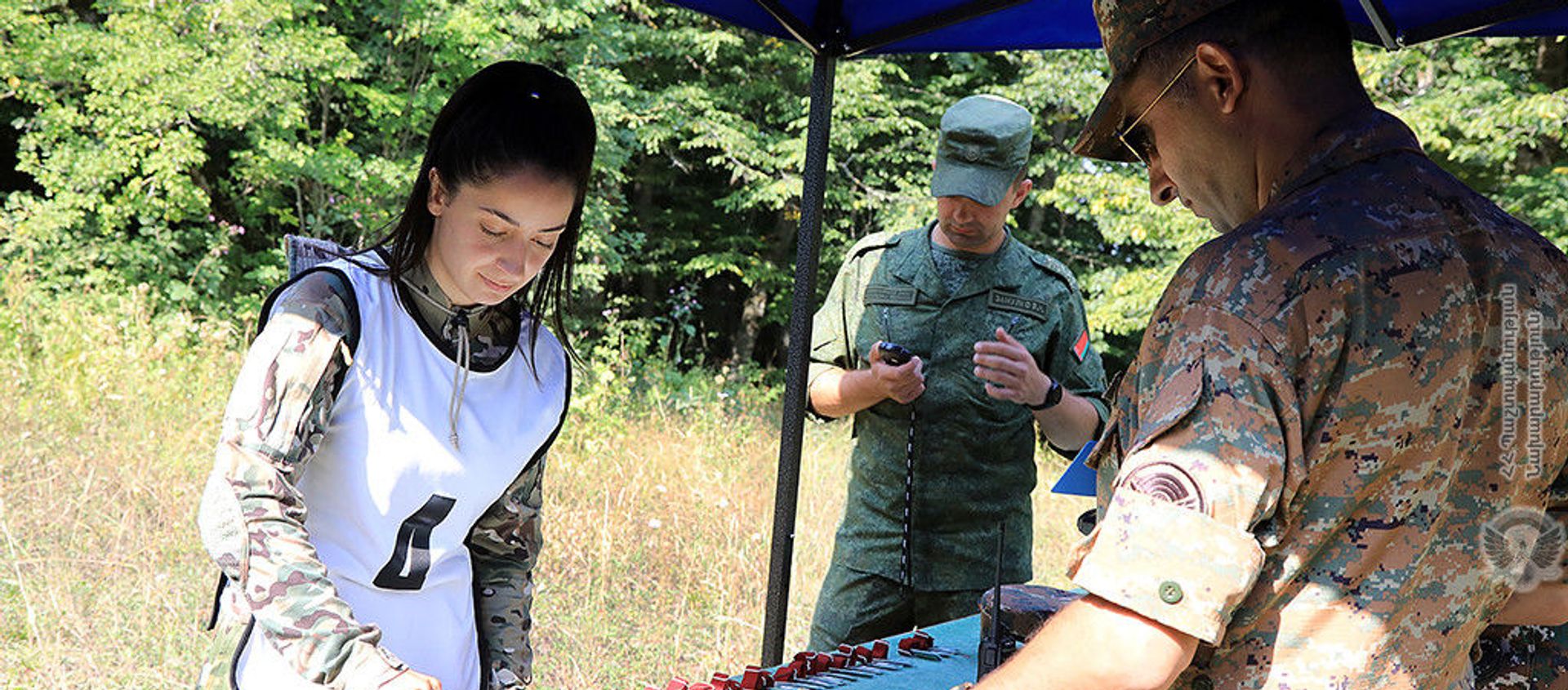 Третий тур военного конкурса «Профессионал» конкурса «Борец за мир», «Ориентация на месте» (27 августа 2021). Дилижан - Sputnik Արմենիա, 1920, 27.08.2021
