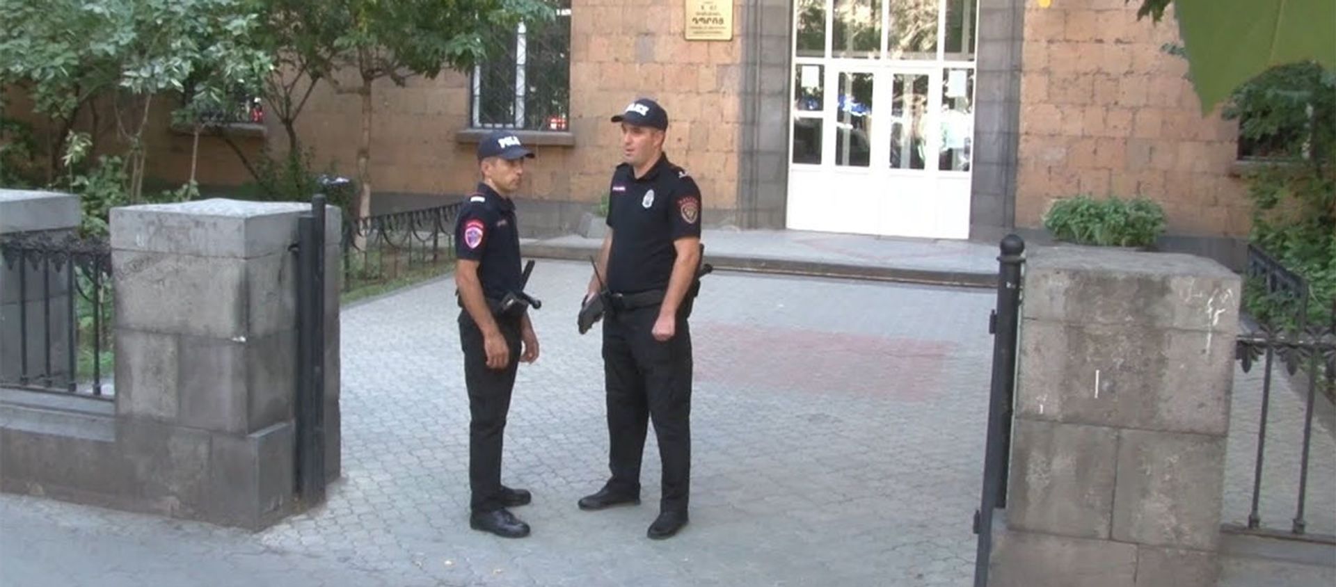 Ուսումնական տարվա մեկնարկի կապակցությամբ ոստիկանությունն անցնում է ուժեղացված ծառայության - Sputnik Արմենիա, 1920, 27.08.2021
