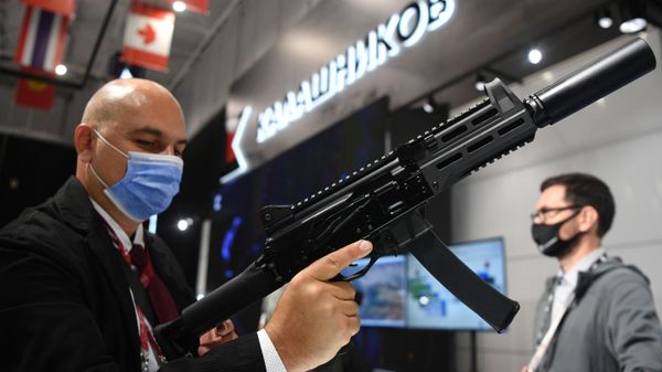 Пистолет-пулемет ППК-20 концерна Калашников, представленный в выставочной экспозиции на Международном форуме АРМИЯ-2021 в Конгрессно-выставочном центре Патриот - Sputnik Армения