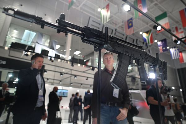 Автомат концерна Калашников АК-12 на выставке вооружений международного военно-технического форума Армия-2021 в военно-патриотическом парке Патриот в подмосковной Кубинке. - Sputnik Армения