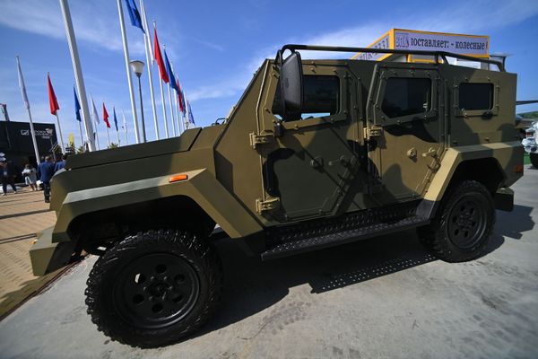 Легкий бронированный автомобиль Стрела, представленный на открытой экспозиционной площадке Конгрессно-выставочного центра Патриот в рамках международного военно-технического форума Армия-2021. - Sputnik Армения