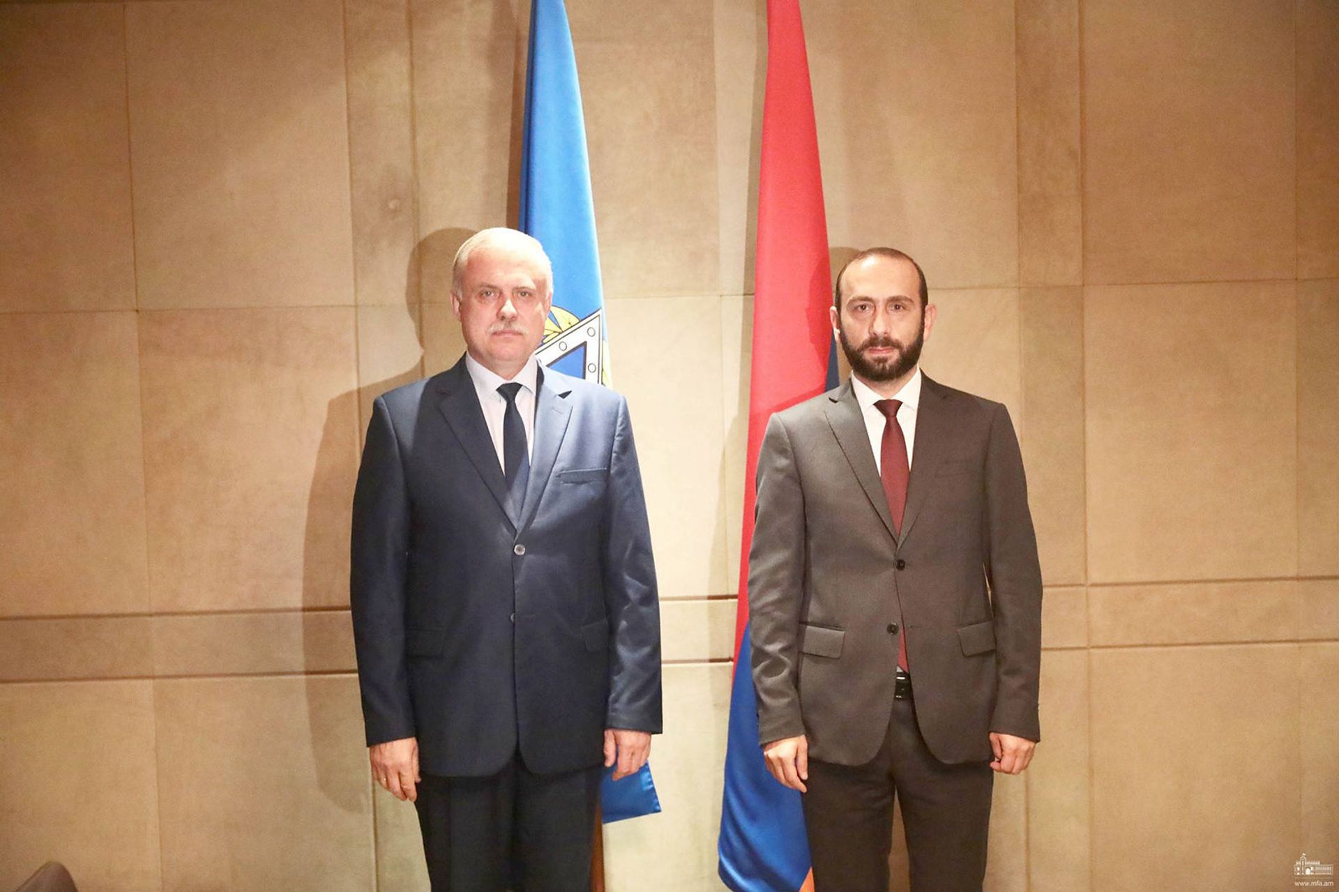 Встреча министра иностранных дел Армении Арарата Мирзояна с генеральным секретарем ОДКБ Станиславом Засем (31 августа 2021). Москвa - Sputnik Արմենիա, 1920, 14.09.2021
