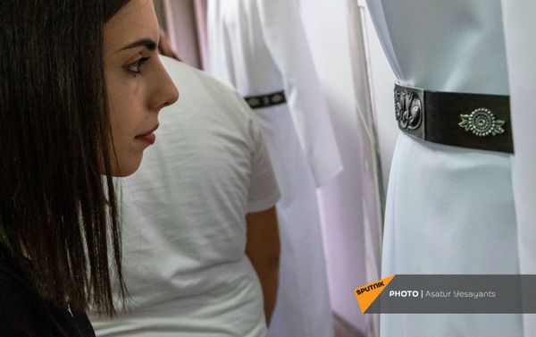 Презентация серебряных поясов с элементами орнамента храма Св. Фаддея в Иране (30 августа 2021). Еревaн - Sputnik Армения