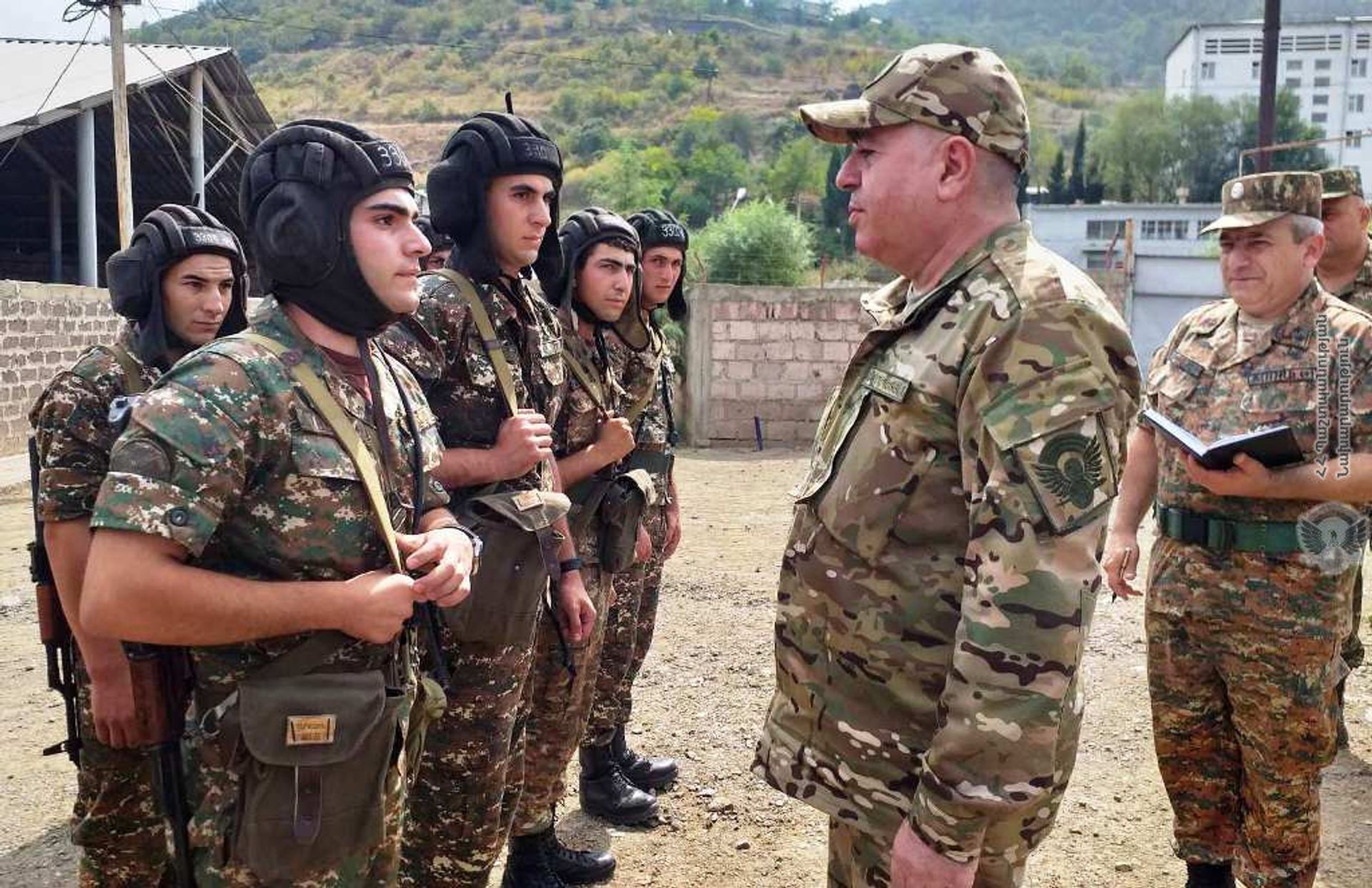 Министр обороны Аршак Карапетян посетил ряд воинских частей - Sputnik Արմենիա, 1920, 14.09.2021