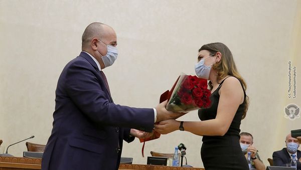 Аршак Карапетян во время награждения врачей, принявших участие в 44-дневной войне (2 сентября 2021). Еревaн - Sputnik Армения