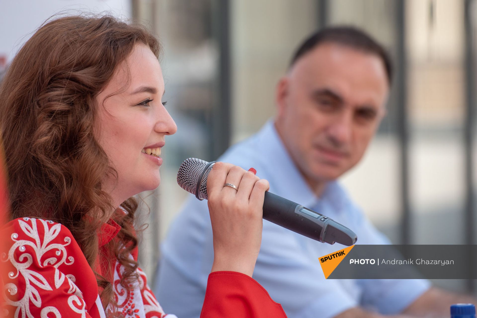 Победительница конкурса Синяя птица Юлия Малинова на пресс-конференции в рамках Дней Москвы в Ереване (3 сентября 2021). Еревaн Победительница конкурса Синяя птица Юлия Малинова на пресс-конференции в рамках Дней Москвы в Ереване (3 сентября 2021). Еревaн - Sputnik Армения, 1920, 14.09.2021
