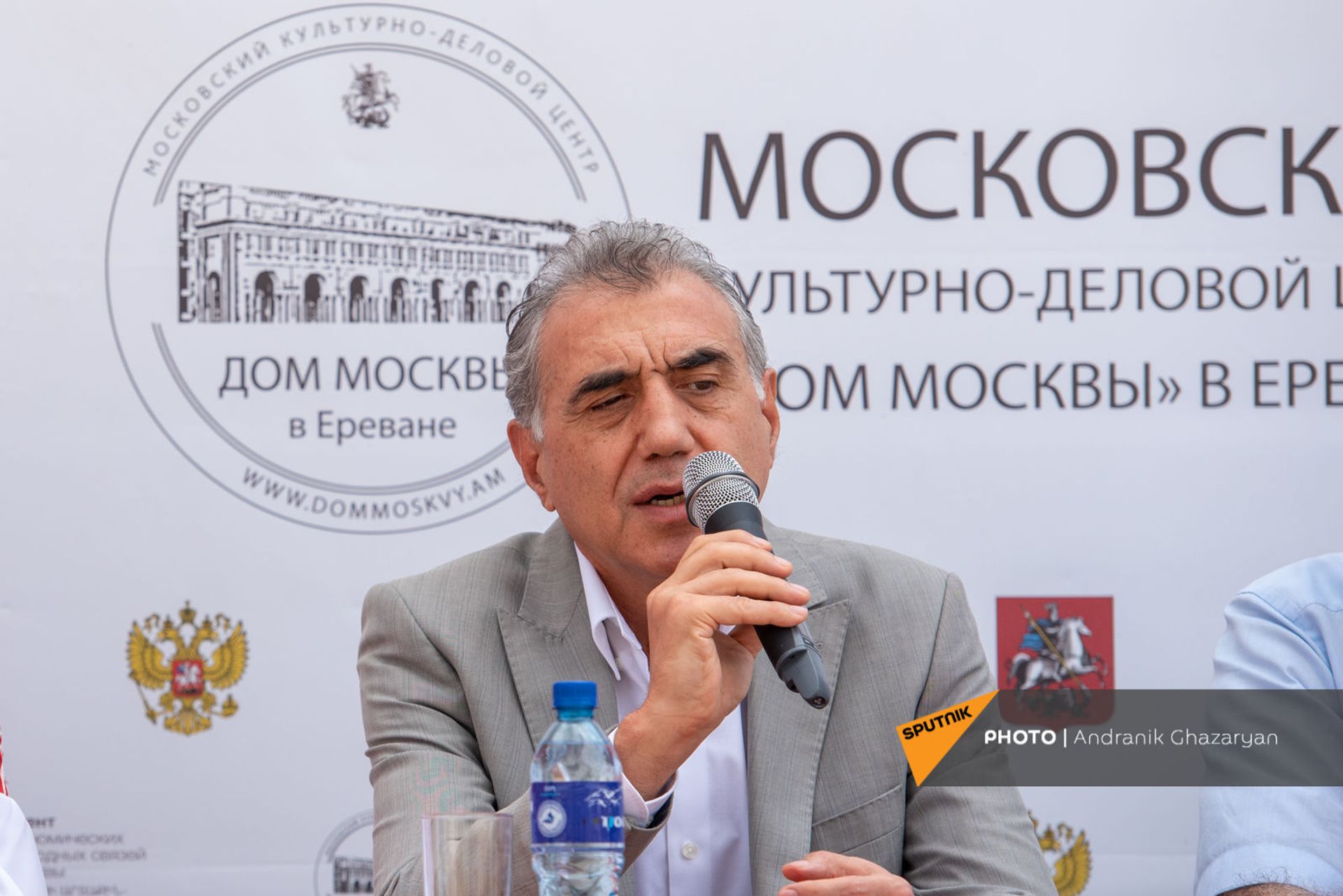 Президент Академии шахмат Армении Смбат Лпутян во время пресс-конференции в рамках Дней Москвы в Ереване (3 сентября 2021). Еревaн - Sputnik Արմենիա, 1920, 14.09.2021