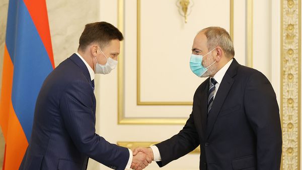 Премьер-министр Никол Пашинян принял председателя правления Евразийского банка развития (ЕАБР) Николая Подгузова и возглавляемую им делегацию (6 сентября 2021). Еревaн - Sputnik Армения
