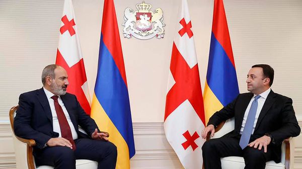 Премьер-министры Армении и Грузии Никол Пашинян и Ираклий Гарибашвили (8 сентября 2021). Тбилиси - Sputnik Армения