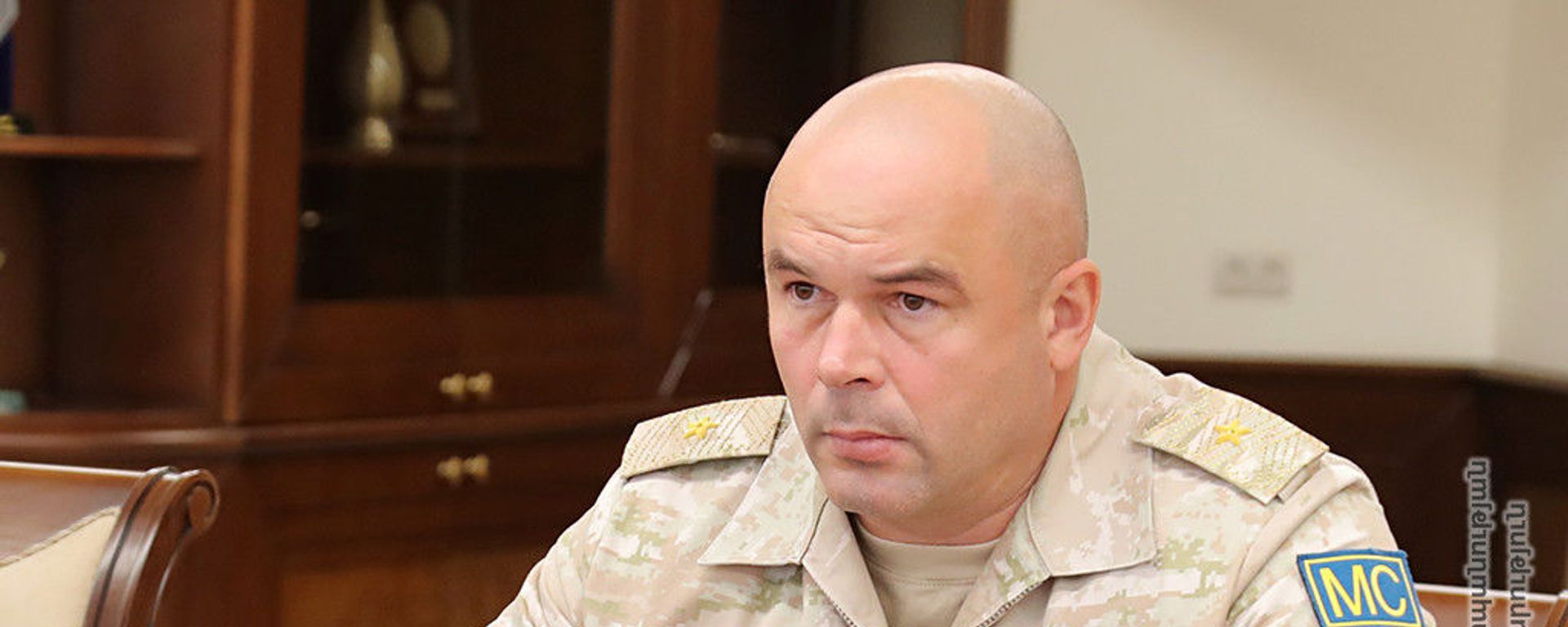 Командующий миротворческим контингентом РФ, генерал-майор Михаил Кособоков на встрече с министром обороны Армении (9 сентября 2021). Еревaн - Sputnik Армения, 1920, 24.09.2021