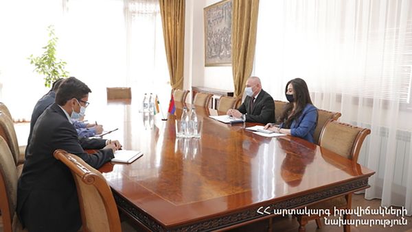 Министр по ЧС Андраник Пилоян принял Чрезвычайного и Полномочного Посла Индии Кишана Дана Джала (9 сентября 2021). Еревaн - Sputnik Արմենիա