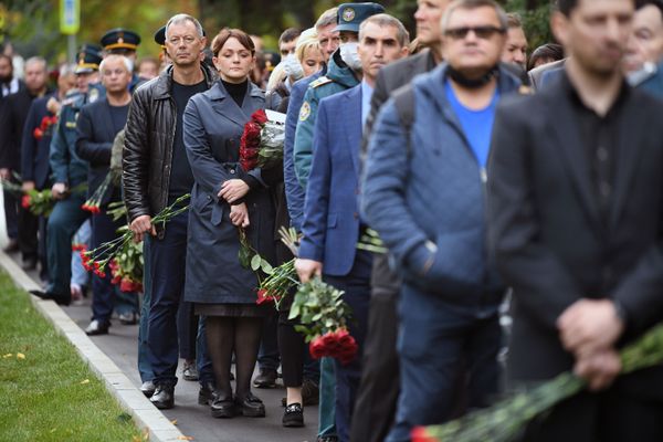 Церемония прощания с трагически погибшим во время учений в Норильске министром по ЧС России Евгением Зиничевым - Sputnik Армения