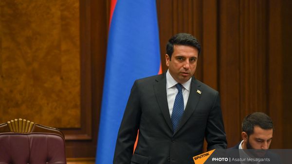Ален Симонян во время заседания НС (13 сентября 2021). Еревaн - Sputnik Армения