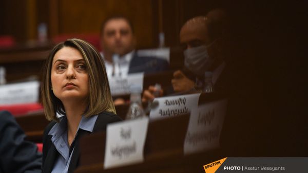 Заруи Батоян во время заседания НС (13 сентября 2021). Еревaн - Sputnik Армения