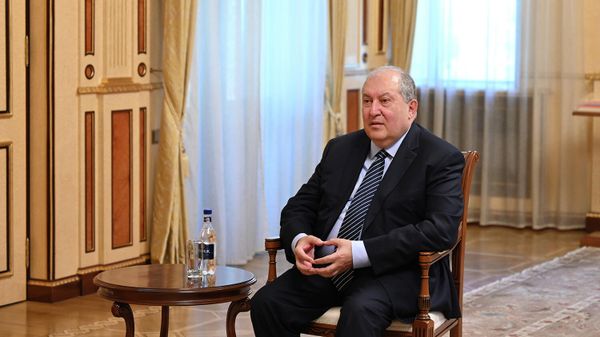 Президент Армен Саркисян принял специального представителя Президента РФ по международному культурному сотрудничеству и экс-министра культуры РФ Михаила Швыдкого (15 сентября 2021). Еревaн - Sputnik Армения