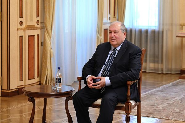 Президент Армен Саркисян принял специального представителя Президента РФ по международному культурному сотрудничеству и экс-министра культуры РФ Михаила Швыдкого (15 сентября 2021). Еревaн - Sputnik Армения