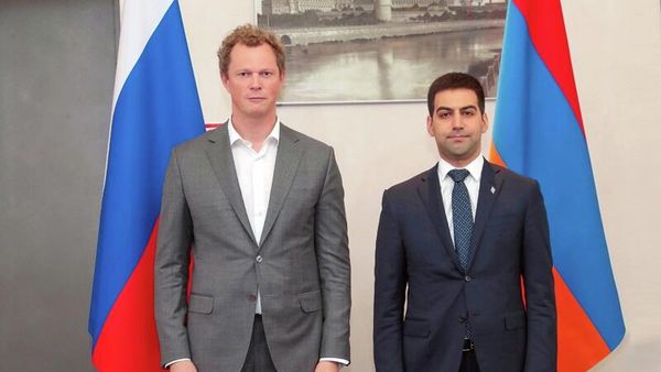 Зампредседателя Комитета государственных доходов Ашот Мурадян в рамках рабочего визита встретился с главой Федеральной налоговой службы РФ Даниилом Егоровым (16 сентября 2021). Москва - Sputnik Армения