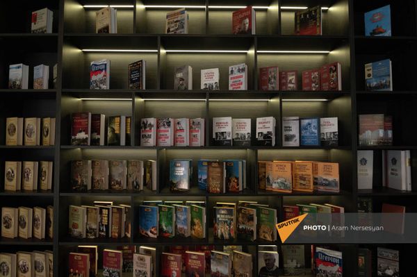 Открытие Дома Русской книги (17 сентября 2021). Еревaн Открытие Дома Русской книги (17 сентября 2021). Еревaн - Sputnik Армения