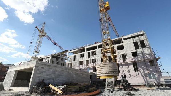 Всеармянский фонд Айастан строит многоквартирные жилые здания и детский сад в районе Муш в Гюмри. - Sputnik Армения