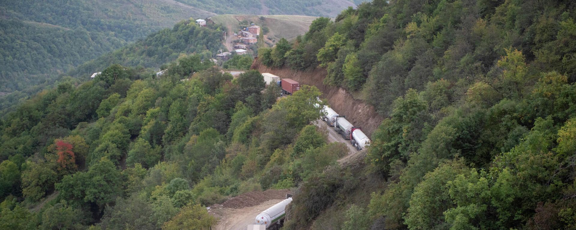 Իրանական բեռնատարները Սյունիքում - Sputnik Արմենիա, 1920, 10.10.2021