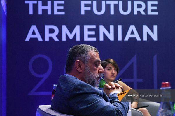 Рубен Варданян на форуме "Из Армении 2020 в Армению 2041" (19 сентября 2021). ЕревaнСоциальный предприниматель и меценат Рубен Варданян считает, что у армян появился уникальный шанс изменить ситуацию в Армении и сформировать примерное государство. - Sputnik Армения