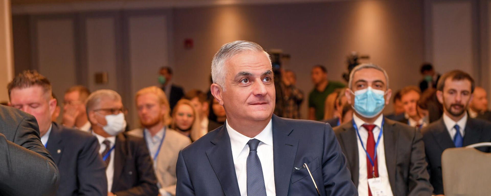Вице-премьер Мгер Григорян на бизнес-форуме Armenian Business Forum (ABF) 2021 ассоциации армянских предпринимателей (20 сентября 2021). Ереван - Sputnik Армения, 1920, 19.01.2022